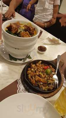 Qubiertos Grill & Restaurant