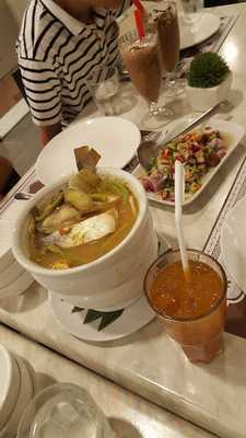 Qubiertos Grill & Restaurant