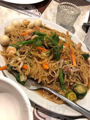 Qubiertos Grill & Restaurant