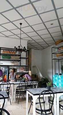 Sea Green Cafe And Lifestyle Shop