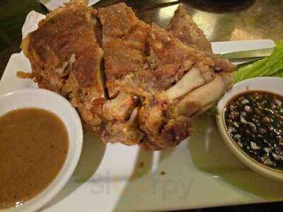 Packo's Restaurant & Bar