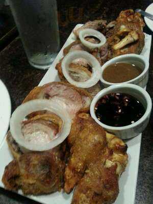 Packo's Restaurant & Bar