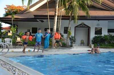 Oasis Cafe & Restaurant