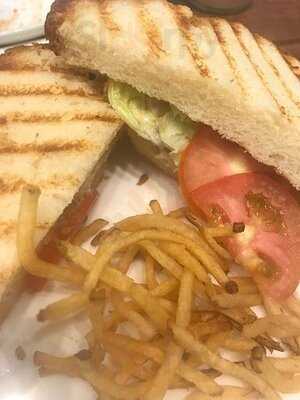 Conti’s Bakeshop & Restaurant