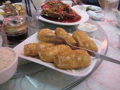 Uno Wharf Seafood Palace