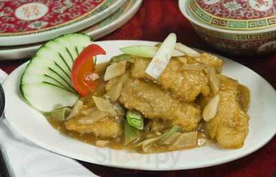 Makan Makan Asian Food Village