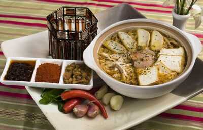 Makan Makan Asian Food Village