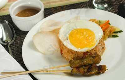 Makan Makan Asian Food Village