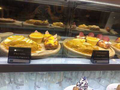 Mangosix Coffee & Dessert