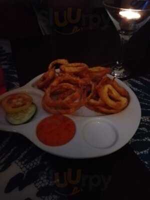 Three Crowns Bistro And Bar