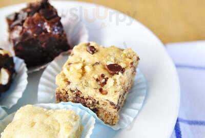 Mom And Tina's Bakery Restaurant