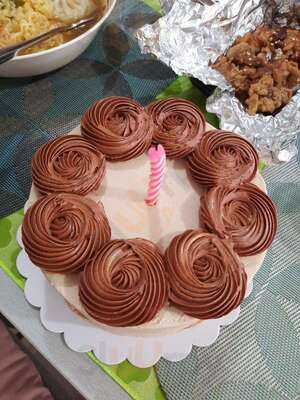 Mom And Tina's Bakery Restaurant