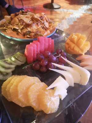 Movida Fashion Food + Club