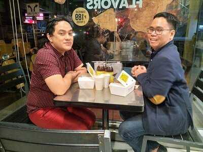 Yellow Cab Pizza Davao, Damosa Gateway