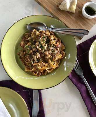 Rafaelle Woodfired Pizza