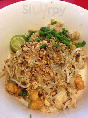 Sen Lek Thai Noodle