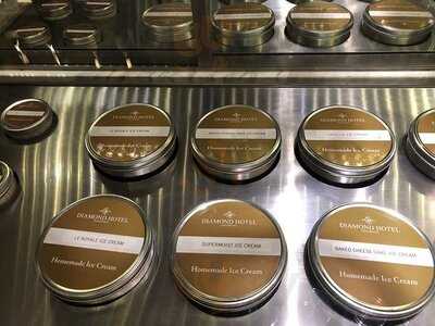 Lobby Lounge At Diamond Hotel