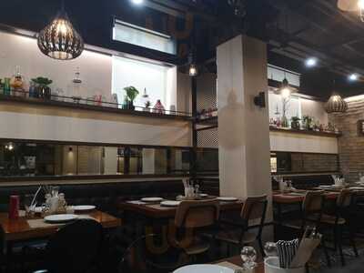 Makan Kitchen + Bar