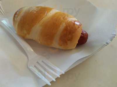 Mom & Tina's Bakery Cafe