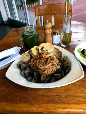 Majic Oven Bakeshop & Cafe