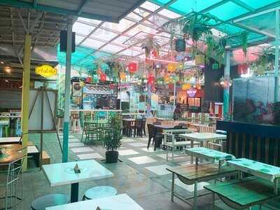 Streat Maginhawa Food Park