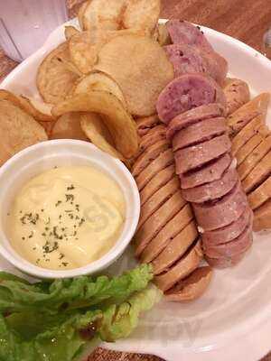 The Plantation Bar & Bistro Valero