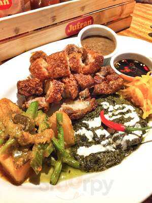 The Plantation Bar & Bistro Valero