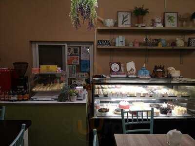 Mrs. Pepper's Bakery/cafe