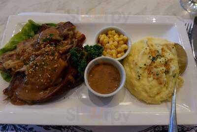 Relish Luxe Cafe