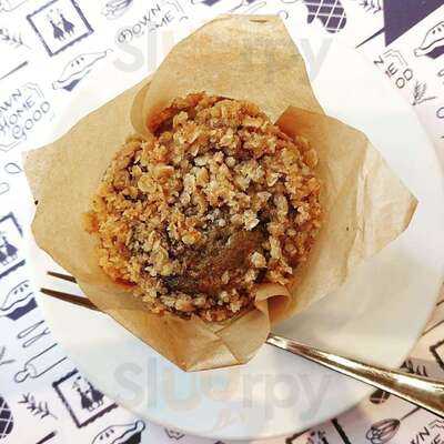 Mom And Tina's Bakery Cafe