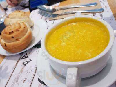 Mom And Tina's Bakery Cafe