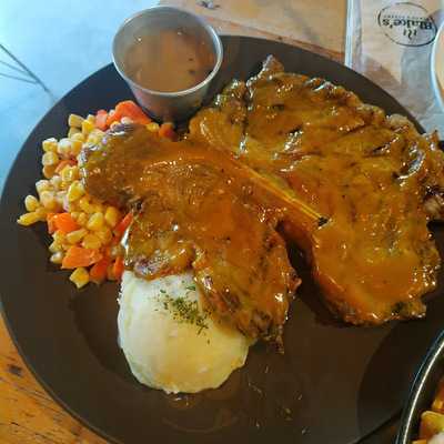 Blake's Wings & Steaks