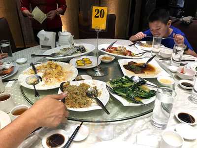 Lucky Rainbow Seafood Restaurant