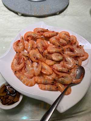 Lucky Rainbow Seafood Restaurant