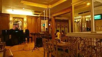 Le Amoretto Cafe & Bar