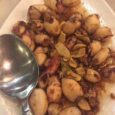 Mesa Filipino Moderne