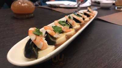 Mesa Filipino Moderne