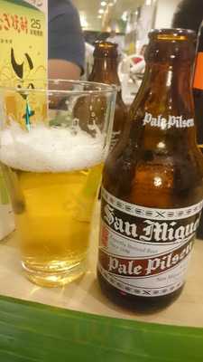 The Singing Cooks & Waiters