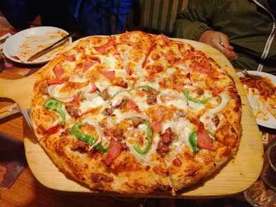 Shakey's Pizza