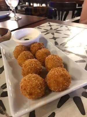 Barcino Wine Resto Bar