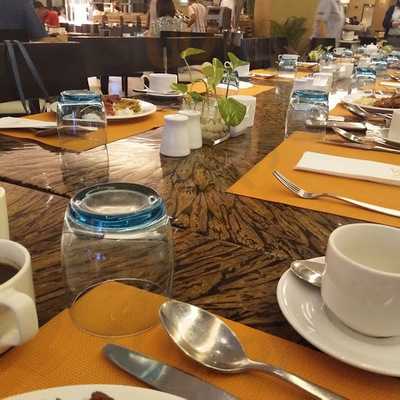 Minimalist Bar + Bistro