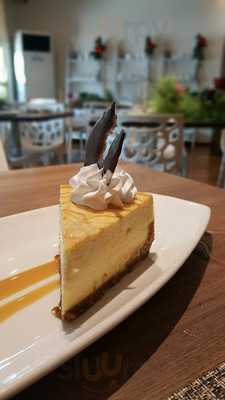 Dencio's Bar And Grill