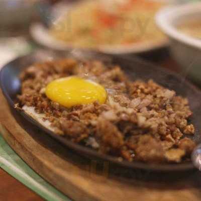 Dencio's Bar And Grill