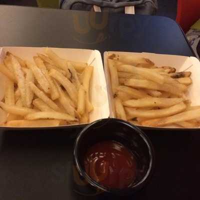 Kaboom Wings & Burgers