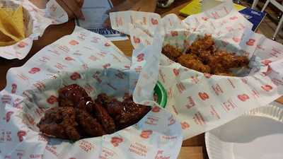 Buffalo's Wings N' Things