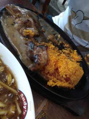 Andy's Famous Batangas Lomi And Bulalo