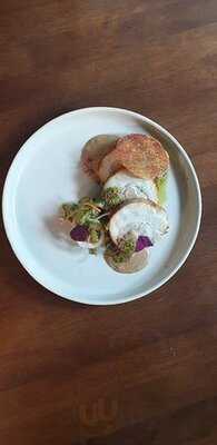 Esqinita Filipino Bar