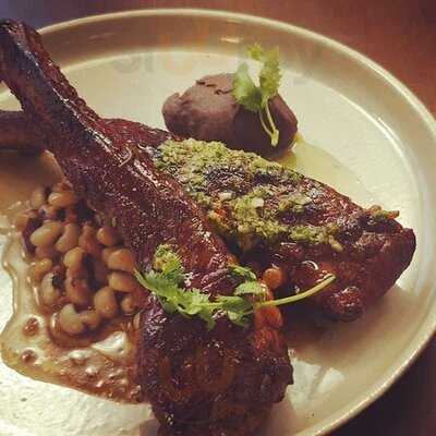 Esqinita Filipino Bar