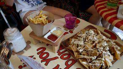 Puzzle Gourmet Store & Cafe