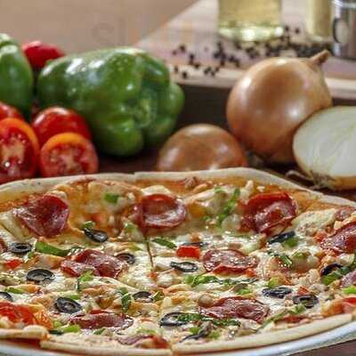 Kamarilya Pizza & Sausages